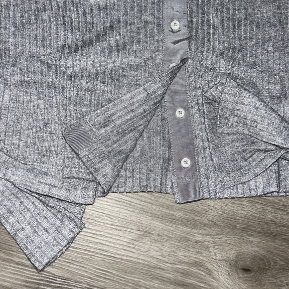 Aerie cardigan Tshirt - Picture 9 of 10